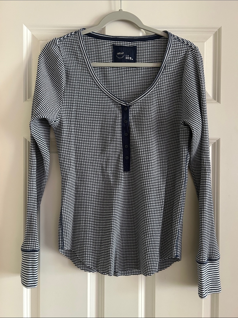 aerie Navy & White Long Sleeve Henley Top size XL